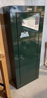 See more ideas about guns, security safe and electronic lock. Sentinel 8 Gun Heavy Gauge Steel Security Cabinet Model Gcw 8 With Key Nw Wichita Estate Auction 2005 Harley Davidson 883 Sportster Motocycle 2002 Honda Accord Furniture Gun Safe Patio Furniture