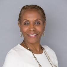 Renee Maddox's Instagram, Twitter & Facebook