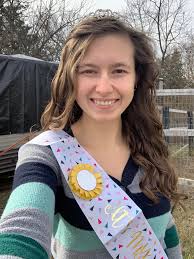 Abigail Wren (@smellgoods_classyflashycasual) • Instagram photos and videos