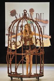 93 Fashion Chocolate Salon Du Chocolat Chocolate Fashion Chocolate Sculptures Chocolate