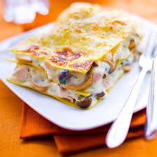 Lasagnes Au Poulet Et Aux Champignons Facile Et Pas Cher Recettes De Cuisine Recette Lasagne Lasagne Poulet