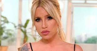 Florencia peña muestra su tatuaje a toda pompi en la playa. Vlwxc6akdcn7hm