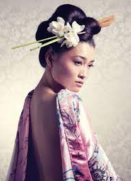 12 Disney Inspired Hairstyles That Will Make You Look Feel Like A Princess Black And White Portraits Geisha Portrait Photography