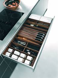 Drawer Organisation For Your Knifes And Spices Donkere Keuken Notenhout Lades