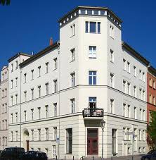 A daily rental fee usually includes the delivery costs, setting up the bounce house, and collecting it after your event. How To Avoid Rental Ripoffs And Landlord Landmines In Germany The German Way More
