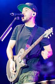 In 1996, shinoda founded linkin park (as xero ) playing rhythm guitar, keyboards, writing, rapping, and singing for the… Mike Shinoda Wikipedia