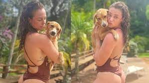 Check spelling or type a new query. Paolla Oliveira Posa De Maio Com Cachorro De Estimacao E Ganha Elogios Linda Istoe Independente
