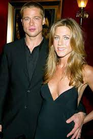 Brad famously married angelina jolie after he split from jencredit: Jennifer Aniston Brad Pitt Sind Sie Ein Paar Brad Pitt Jennifer Aniston Jennifer Aniston Style Brad Pitt