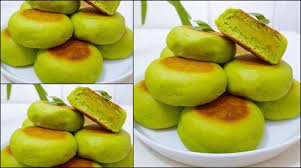 Kue kecil yang berasal dari tiongkok ini aslinya bernama tou luk pia yang artinya kue pia kacang hijau. Resep Bakpia Basah Isi Kacang Hijau Wangi Dan Enak Banget