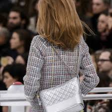 Satisfait ou remboursé sous 30 jours. Tendances Sac Automne Hiver 2017 2018 Sac Blanc Argent Maxi Cabas L Express Styles