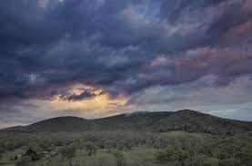 Moody Sky At Dusk Over Mt Majura Canberra Oc 3925x2574 Dusk Sky Sky Dusk