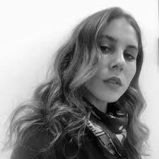 Stephanie Leone's Instagram, Twitter & Facebook