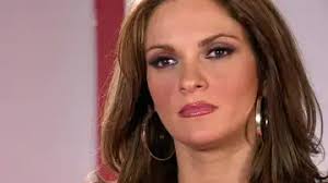 La relación entre Luis y su hermano al borde de la ruptura cuando Rogelio  se entera de que está enamorado de Paula