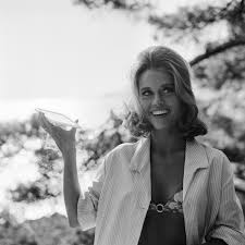 Photos, family details, video, latest news 2021 on zoomboola. A Young Jane Fonda In 15 Free Spirited Vintage Photos British Vogue