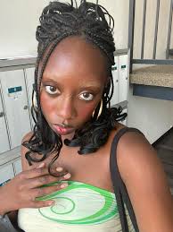 was the most common factor that strengthened the friendship between Salma  and her roommate