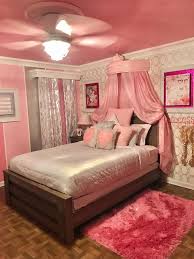 Paris themed bedroom for girls room bedroom decorating ideas via. Pin By Kyra Blume On House Apartment Decor Paris Decor Bedroom Bedroom Decor Girl Bedroom Decor