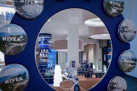 erstes a ja city resort hotel in zurich mit nivea haus und rooftop spa hotel gunstige hotels design hotel