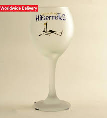 De nasmaak is tegelijkertijd bitterzoet en eindigt met koffiearoma. Lupulus Hibernatus Bierglas 33cl Belgian Beer Factory