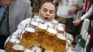 German Barman Smashes World Record Carries 27 Litre Steins Of Beer For 131 Feet