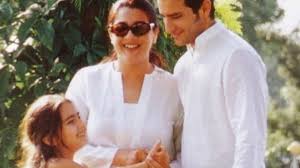 Sara Ali Khan S Childhood Photo With Parents Saif And Amrita Is The Cutest Thing On Internet Today Celebrities News India Tv Sara father saif ali khan and mother amrita singh got devoiced in 2004 and saif ali khan later married kareena kapoor in 2012. sara ali khan s childhood photo with