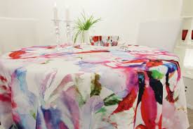 Wunderschone Tischdecke Im Modernen Design Bei Tischdecken Shop De Passend Zu Den Runden Tischdecken Gibt Es Stoffservietten Tischdecke Runde Tischdecke Decke