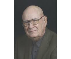 Russell Ewing's Instagram, Twitter & Facebook