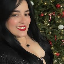 Waoooo que clase de sorpresa he tenido hoy me han mandado la unica foto que  tenia de niña, foto que se me echo a perder 🥺 y me habia quedado sin ningun