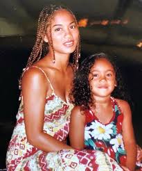 Saweetie ends up on the ground without having quavo pick her back up. Saweetie Daily On Twitter And That S Word To My Mother She The Filipino Queen And She Hella High Maintenance Ima Get Her What She Need Happy Birthday To Mama Icy Https T Co 9dldornim4