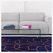 Le compartiment en verre, telle une vitrine, vous permettra d'exposer avec élégance dans votre salon des objets que vous souhaitez mettre en valeur. Gala Table Basse Verre Trempe Habitat