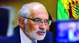 Mesa pide acatar el fallo, “aunque nos parece injusto”, y encarar el  “futuro con Chile”