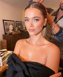 Kailey Lewis's Instagram, Twitter & Facebook