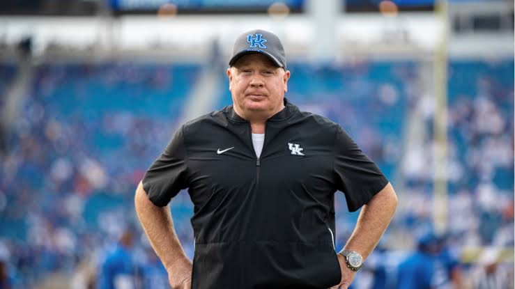 Kentucky's Mark Stoops gets raise, contract extended to 2031