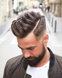 Coiffure Homme 2018 Comb Over Avec Degrade Progressif Raie Rasee Hairstyles Coiffure Homme 2018 Coiffure Homme Coiffure Homme Avec Trait
