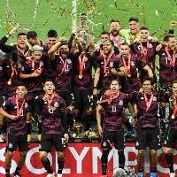 Ana bertha espín fue internada el martes en el hospital aranda de la parra debido a un problema de presión alta que obligó la cancelación de la obra hasta que la boda nos separe. Seleccion Mexicana Actriz Ana Bertha Espin Festejo Campeonato Del Preolimpico Con Su Hijo Jaime Lozano