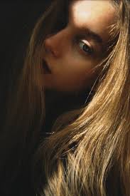 А у меня другая аномалия. Когда я кому то дарю подарки. С этим человеком  после этого портится отношения. И мы перестаем дружить . Почему ?