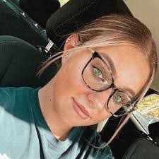 Nicole Inge's Instagram, Twitter & Facebook