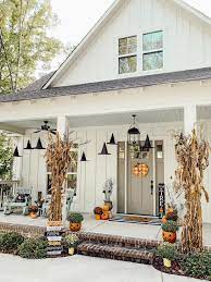 It matches the glass door between the walls. 70 Halloween Front Porch Decorating Ideas Hgtv