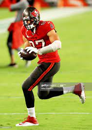 Rob Gronkowski Of The Tampa Bay Buccaneers Warms Up Before The Game Tampa Bay Buccaneers Gronkowski Tampa Bay