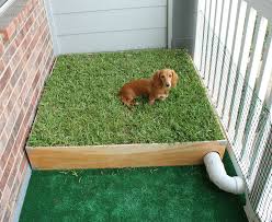 The individual grass blades are made out of polyethylene & polypropylene. 15 Diy Dog Porch Potty Grass Box Projects Playbarkrun