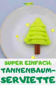 Jede unserer anleitungen können sie sich in ruhe und so oft sie wollen anschauen. Die Tannenbaum Serviette Kinderleicht Zu Falten 2 Variationen