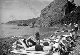 Голые девушки военкомата - Невероятные рисунки эротического плана