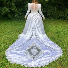 We would like to show you a description here but the site won't allow us. Jahrgang Demetrios Prinzessin Marchen Hochzeitskleid 1988 Etsy