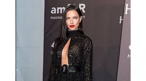 C'est le lectorat du site buzznet qui a placé la chanteuse américaine en première position du classement sur les trente plus belles femmes de la planète qui ont pris part à cette compétition de beauté. Top 50 Des Plus Belles Femmes Du Monde Magazine Feminin Vie Pratique