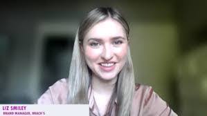 Shelley Huggins's Instagram, Twitter & Facebook