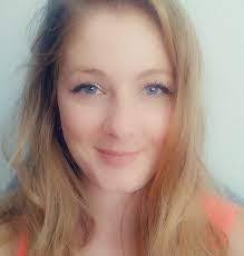 Melanie Simonsen's Instagram, Twitter & Facebook