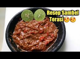 Blender cabe dan bawang yang sudah di goreng tadi, di tambah bawang putih mentah dan minyak baru secukupnya, sy pake food processor. Resep Sambal Terasi Mantap By Monggo Diorder