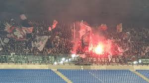 Wir das sind dennis, rené, basti, marvin und alex (von links nach rechts). Eintracht Frankfurt Fans Shaking San Siro With Amazing Atmosphere Vs Inter Youtube