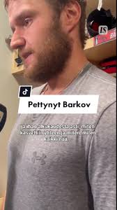 Florida Panthersin unelma Stanley Cupista meni tylysti murskaksi, kun Vegas  Golden Knights vei finaalisarjan ratkaisseen viidennen ottelun maalein 9–3.  Panthersin kapteeni Aleksander Barkov kertoi ...