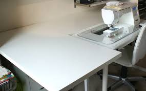 Jeliquilts Janome Horizon 8200qc I Use A Gidget Ii Table With The Extension Table Feet Off Acting As The Insert Janome Table Extension Sewing Spaces