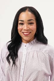 Shena Butler's Instagram, Twitter & Facebook